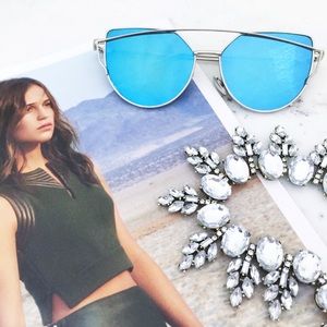 "Natalie" Sunglasses || Blue/Silver Mirror Cat Eye